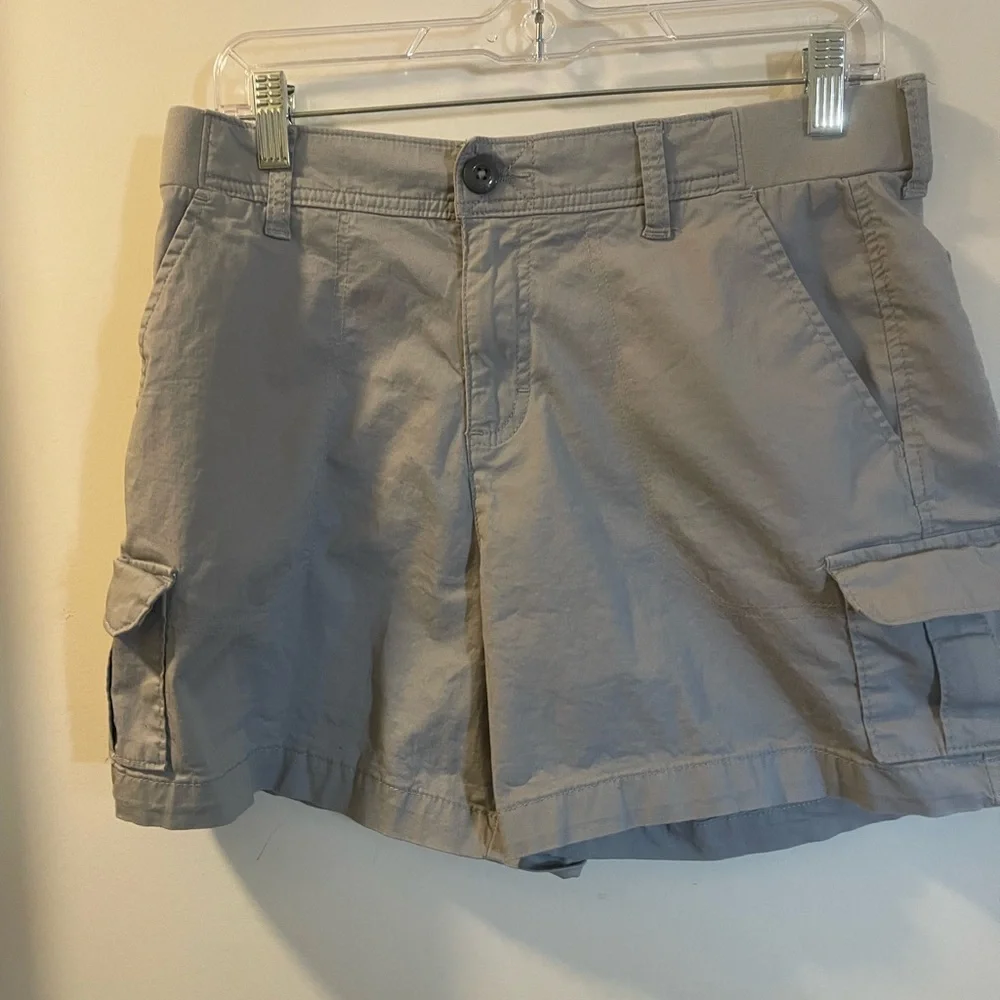 Two pairs Lee Cargo Shorts (one Khaki, one Gray) - Picture 2 of 4